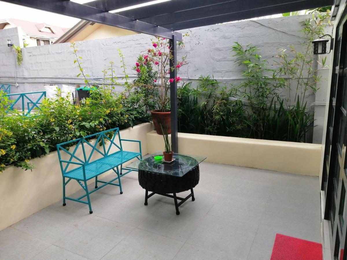 טגאיטאי Blue Residence Tagaytay מראה חיצוני תמונה