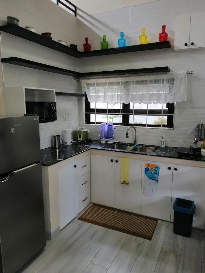 טגאיטאי Blue Residence Tagaytay מראה חיצוני תמונה